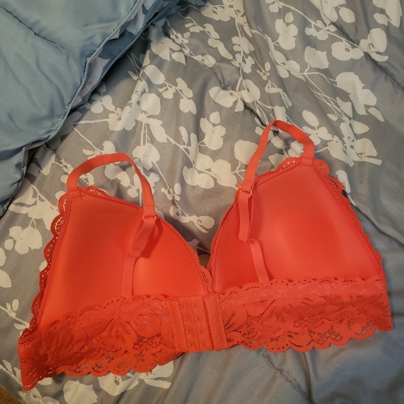 Coral bralette - Picture 2 of 2